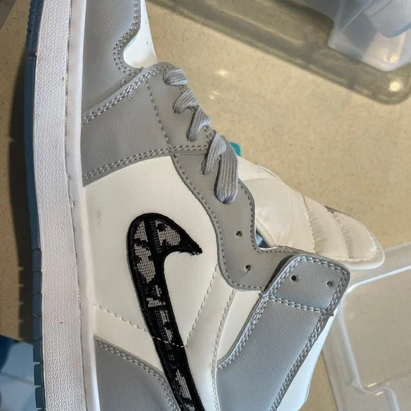 Jordan 1 Dior - Picture 7 of 7